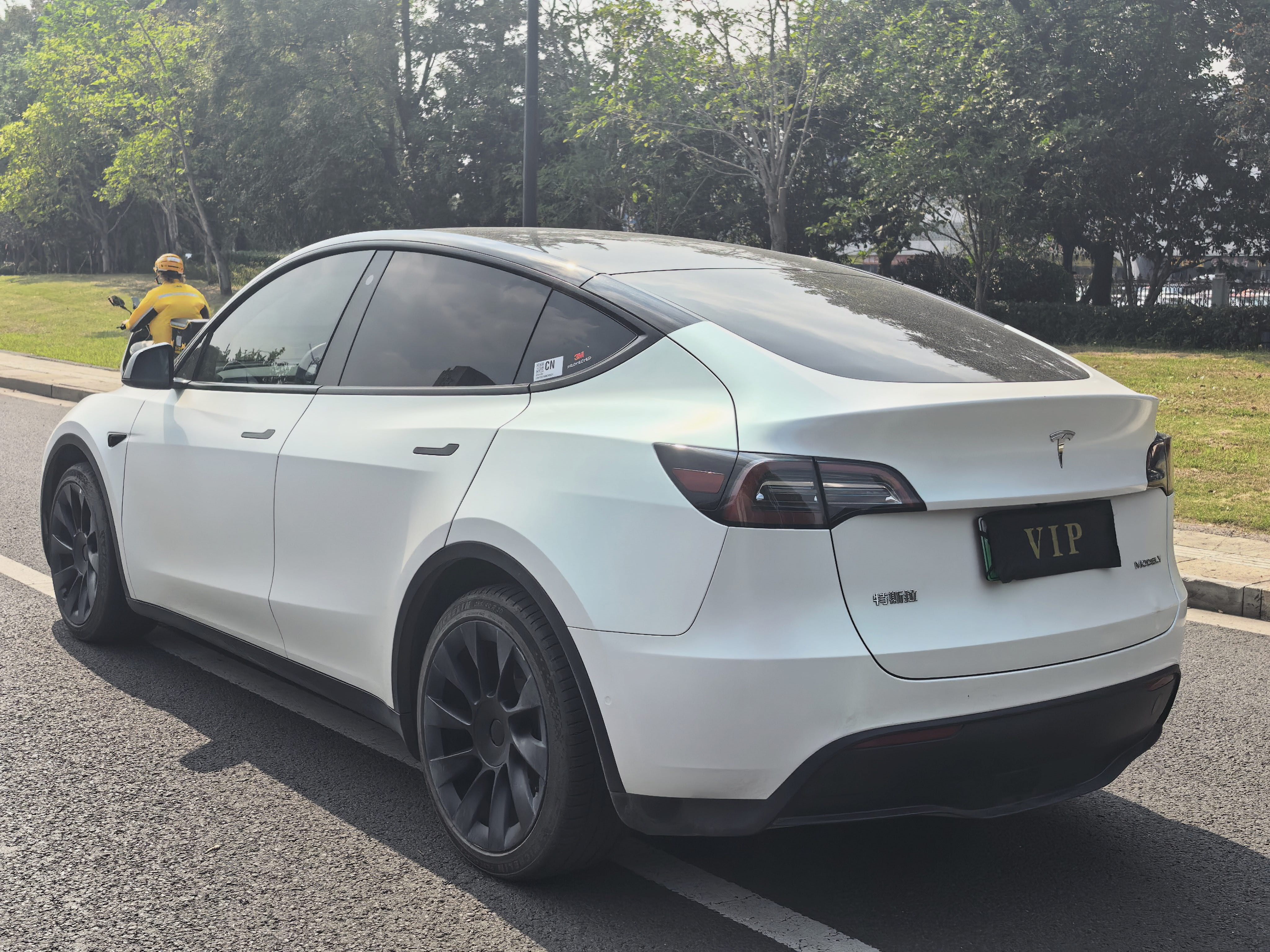 Tesla Model Y 2022 #11 Tesla Model Y 2022 car image #11