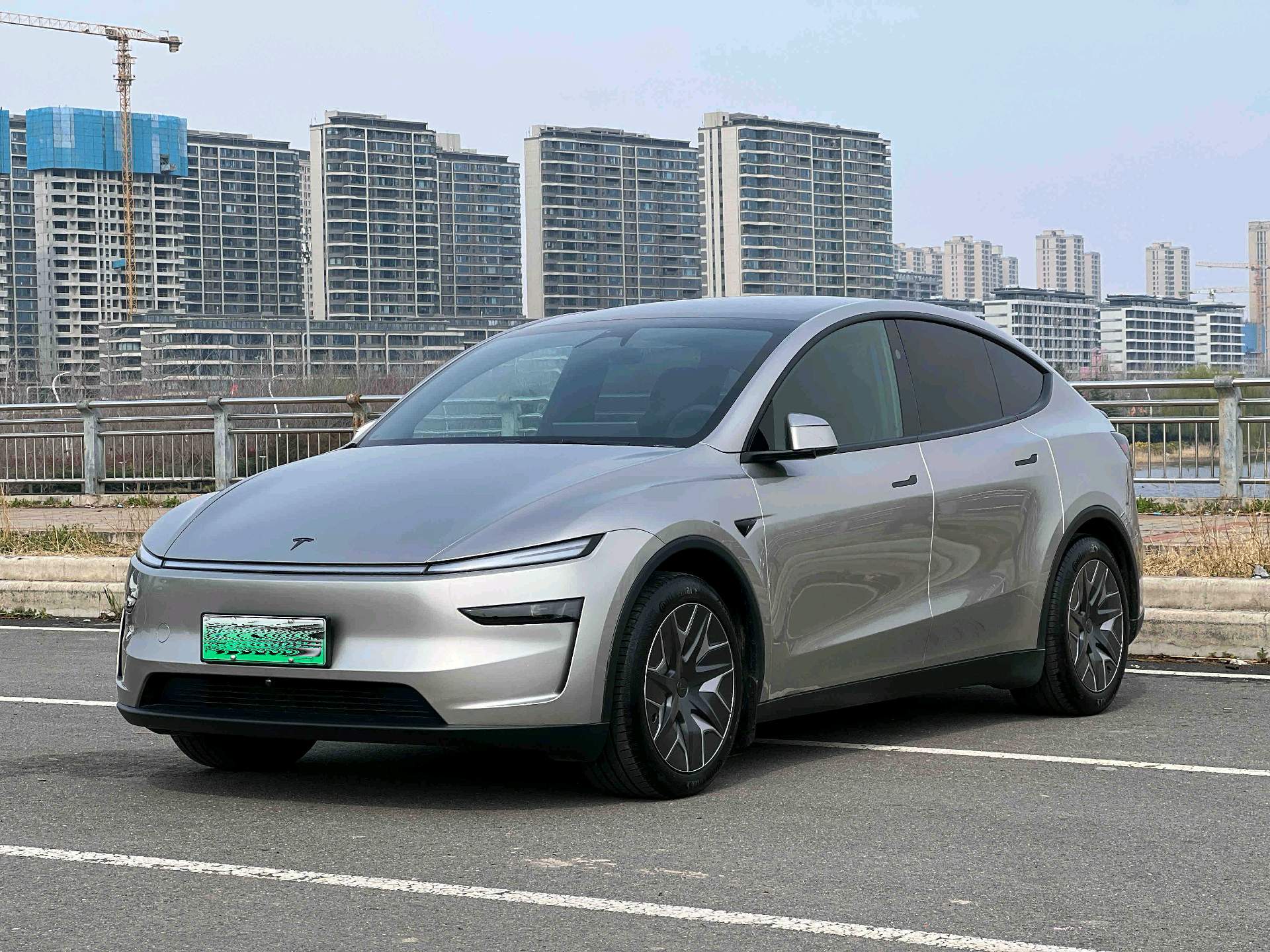 Tesla Model Y L 2025 Tesla Model Y L 2025 car image