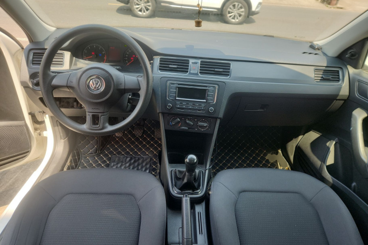 Volkswagen Santana 2016 صورة سيارة #10