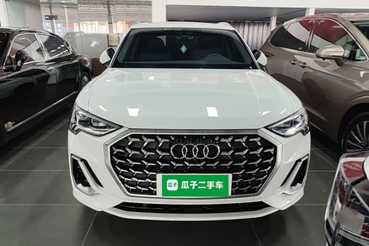 Audi Q3 2023 immagine di auto #3