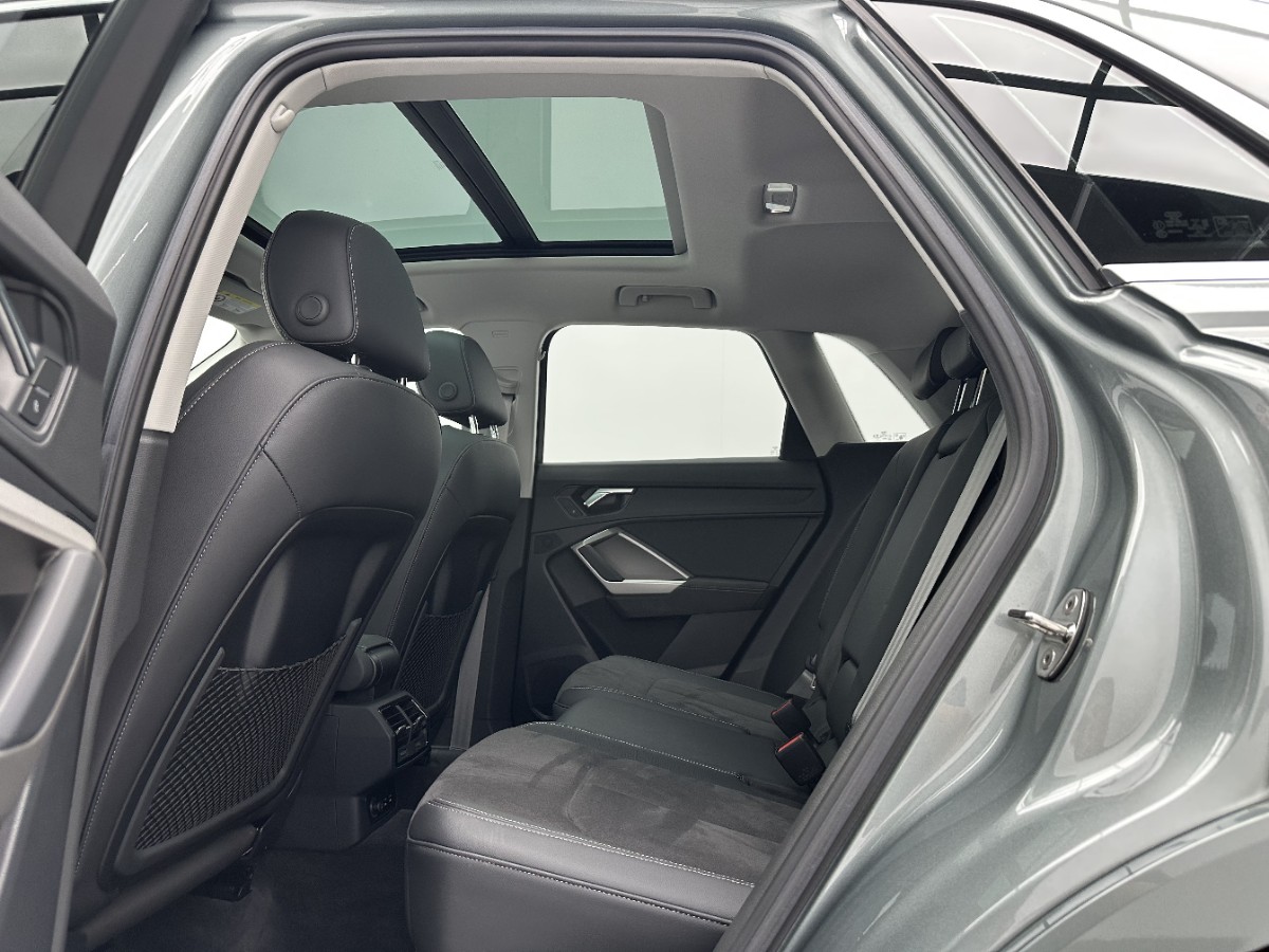 Audi Q3 2023 car image #6