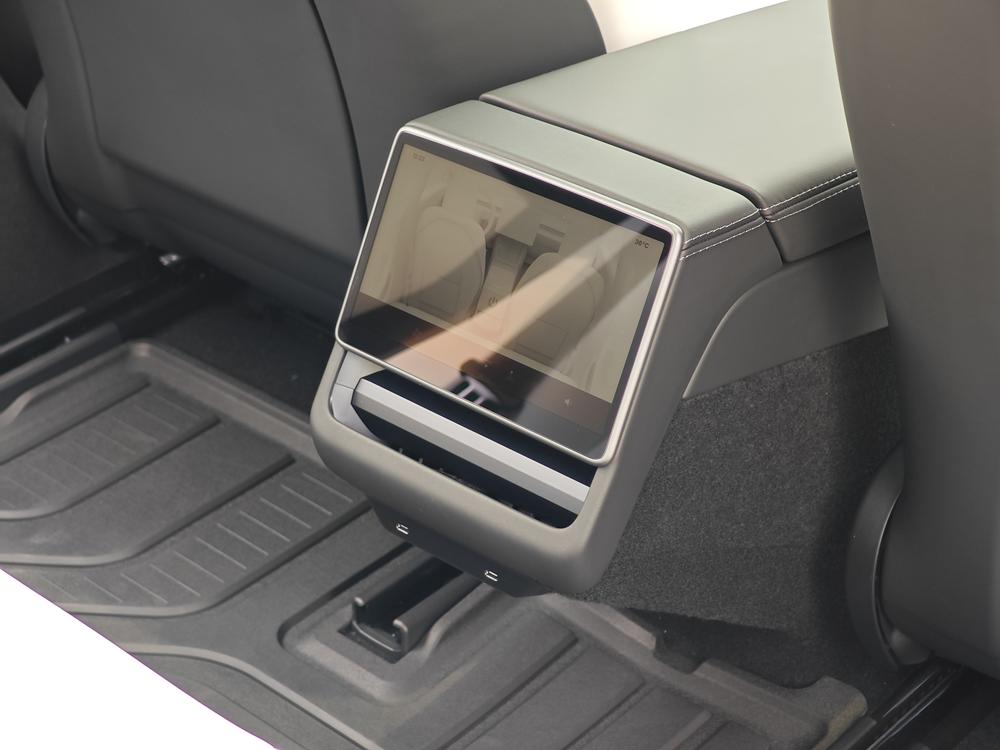 Tesla Model 3 2025 car image #13