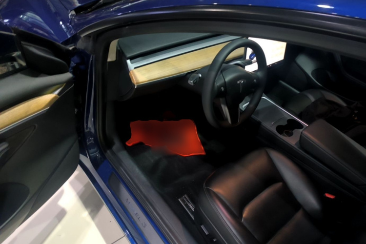 Tesla Model 3 2021 car image #16