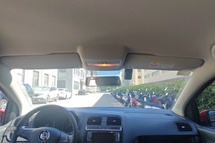 Volkswagen Polo 2018 car image #20