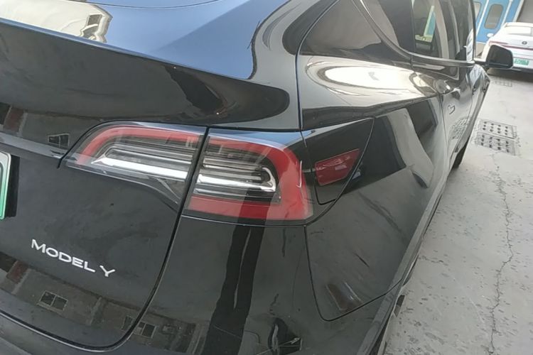 Tesla Model Y 2021 #8 Tesla Model Y 2021 car image #8