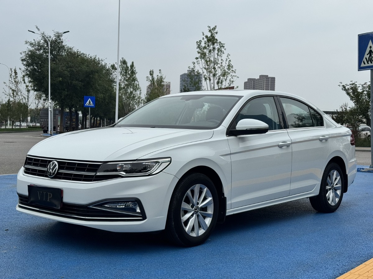 Volkswagen Bora 2021 immagine di auto 