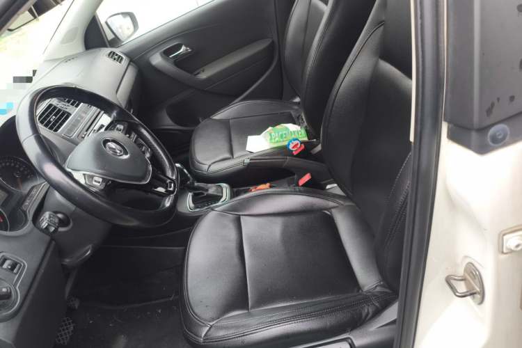 Volkswagen Polo 2016 car image #19