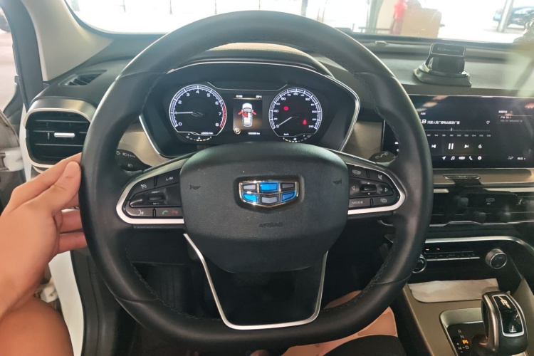 GEELY Coolray 2019 imagen de coche #11