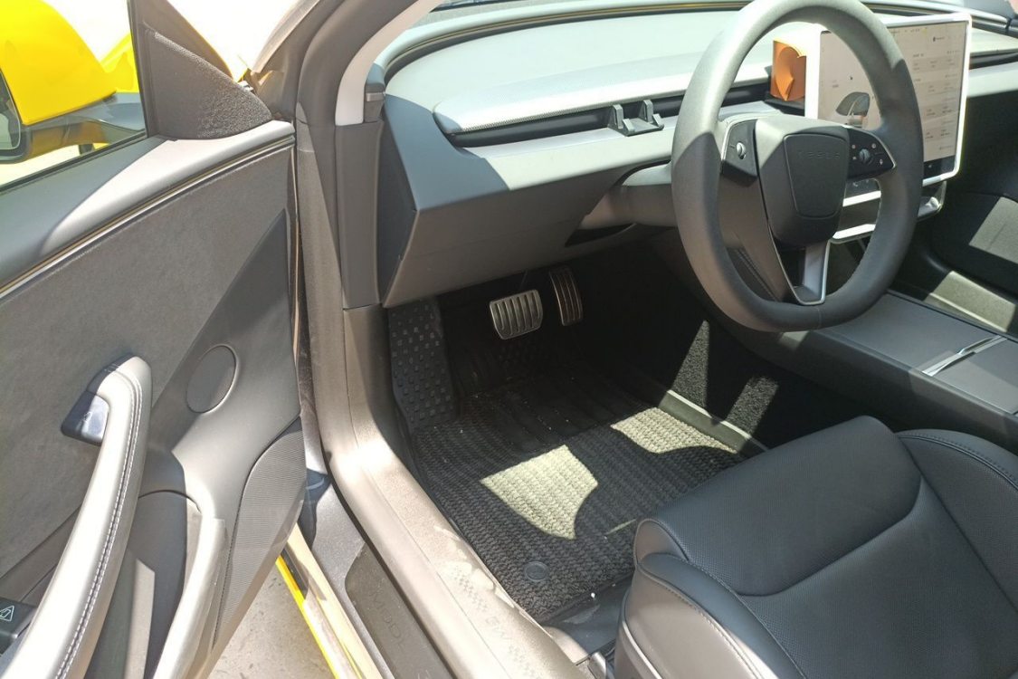 Tesla Model 3 2025 imagen de coche #25