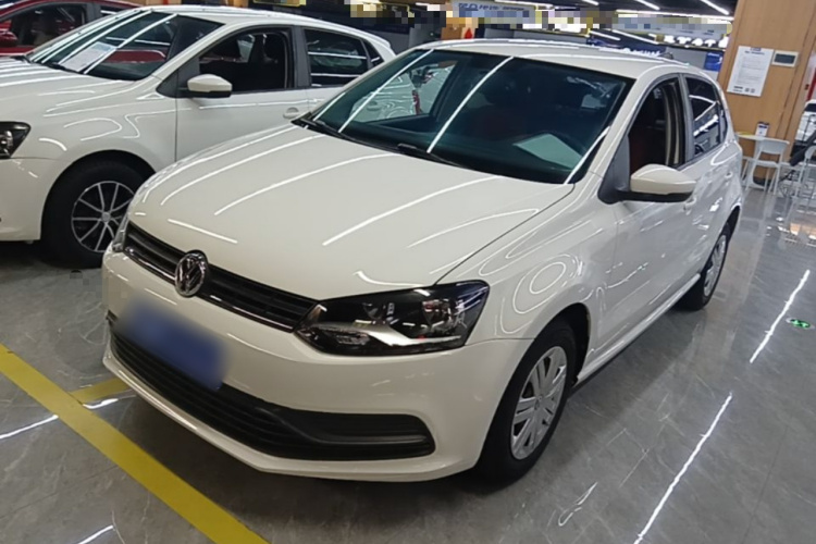 Volkswagen Polo 2017 car image #2