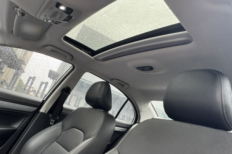 GEELY Emgrand 2020 car image #17