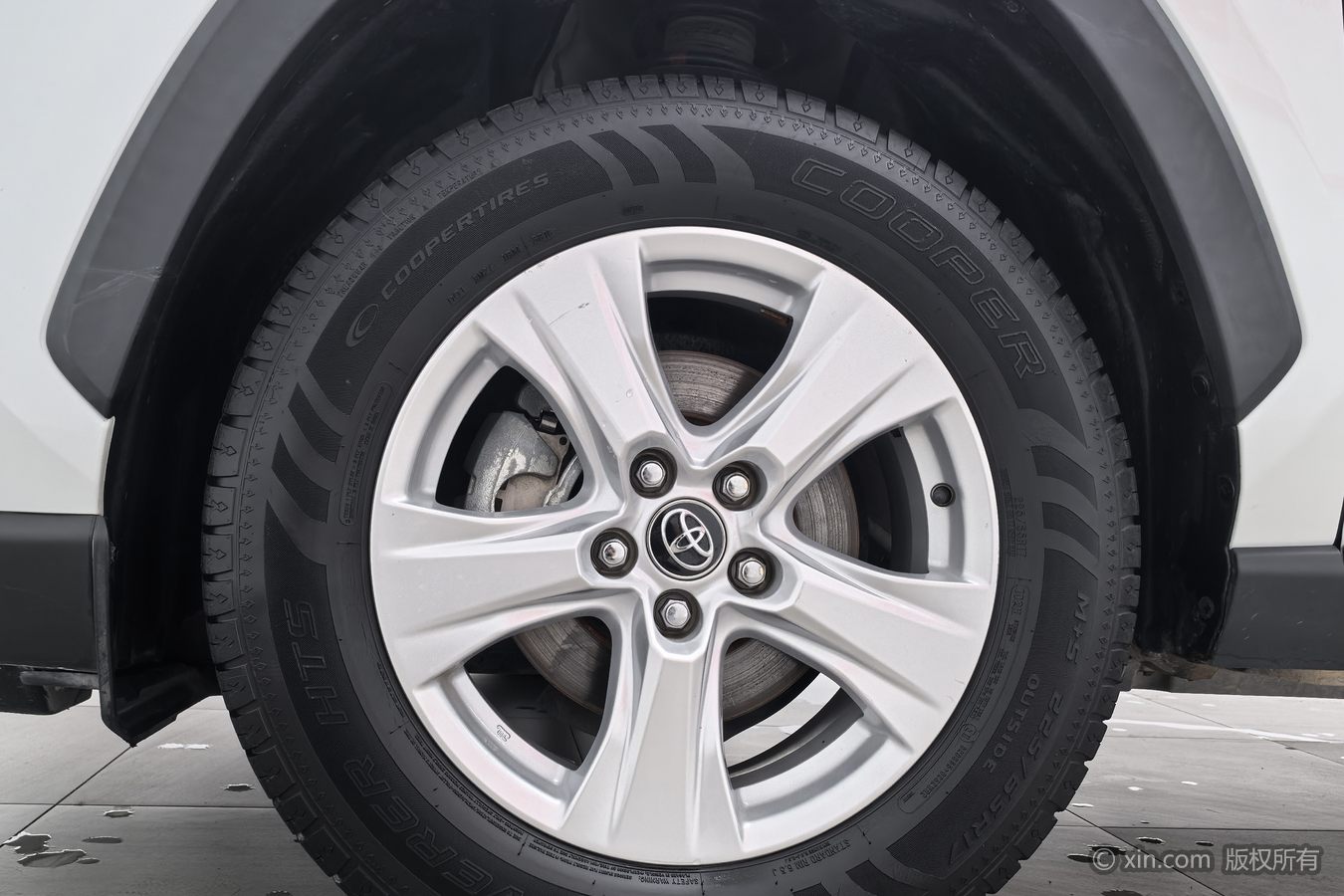 Toyota RAV4 2024 изображение автомобиля #7