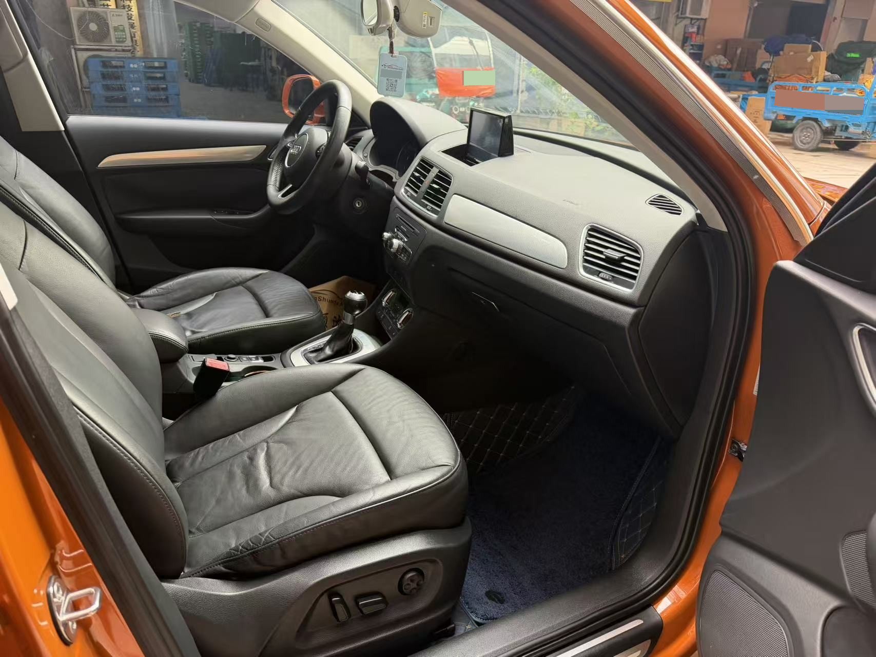 Audi Q3 2014 car image #7