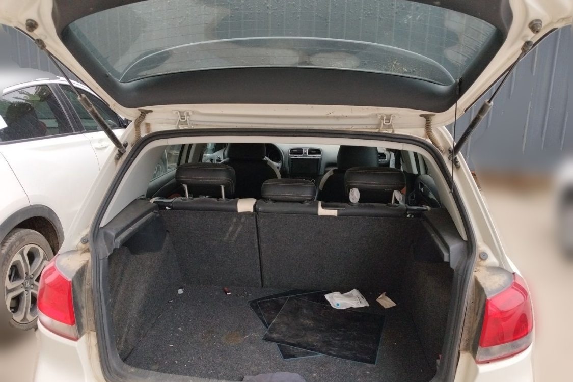 Volkswagen Golf 2013 car image #8