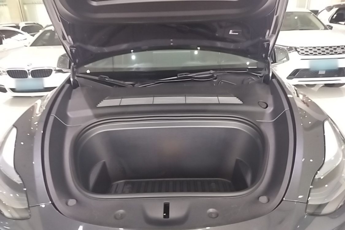 Tesla Model Y 2024 imagen de coche #6