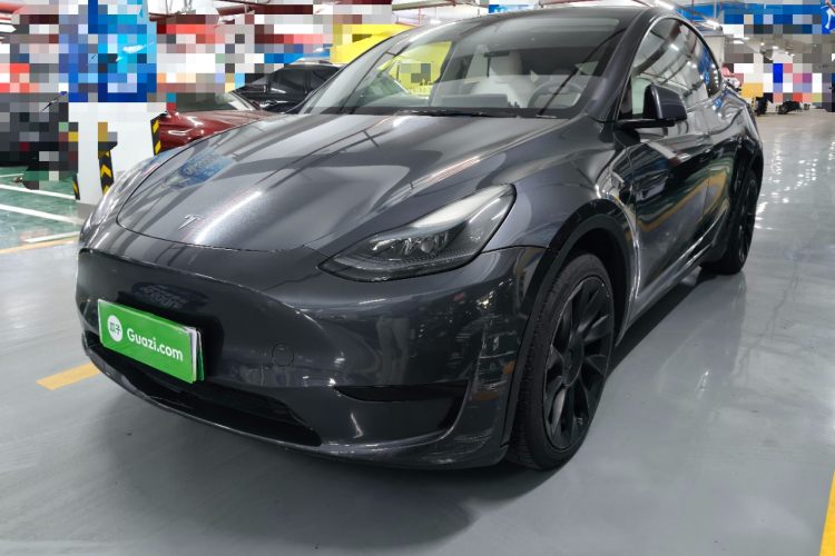 Tesla Model Y 2022 car image #2