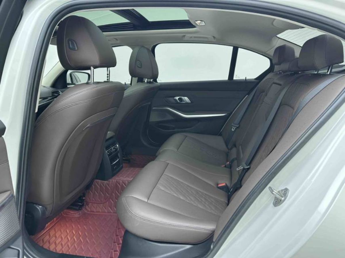 BMW 3 Series 2022 #2 BMW 3 Series 2022 car image #2