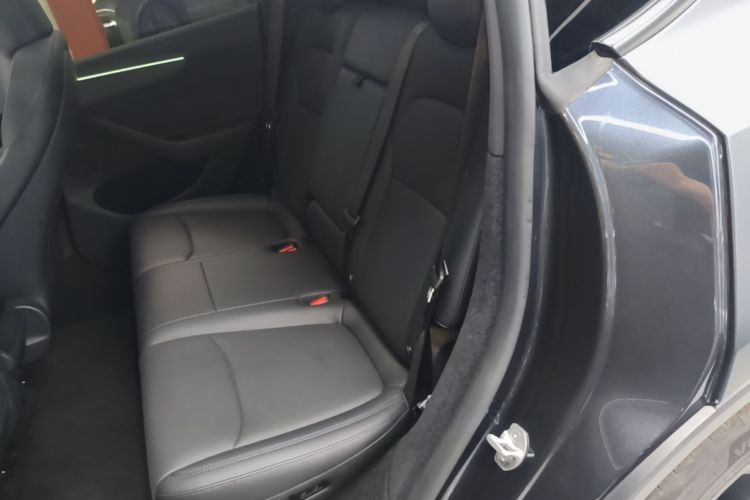 Tesla Model Y 2025 #13 Tesla Model Y 2025 car image #13