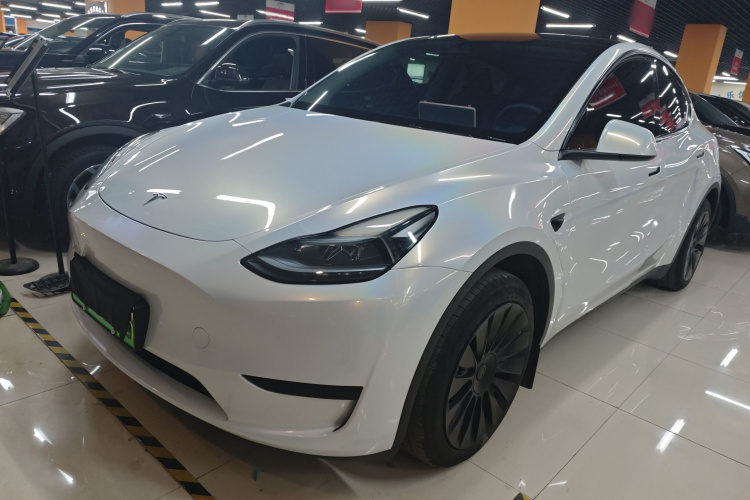Tesla Model Y 2024 #2 Tesla Model Y 2024 car image #2