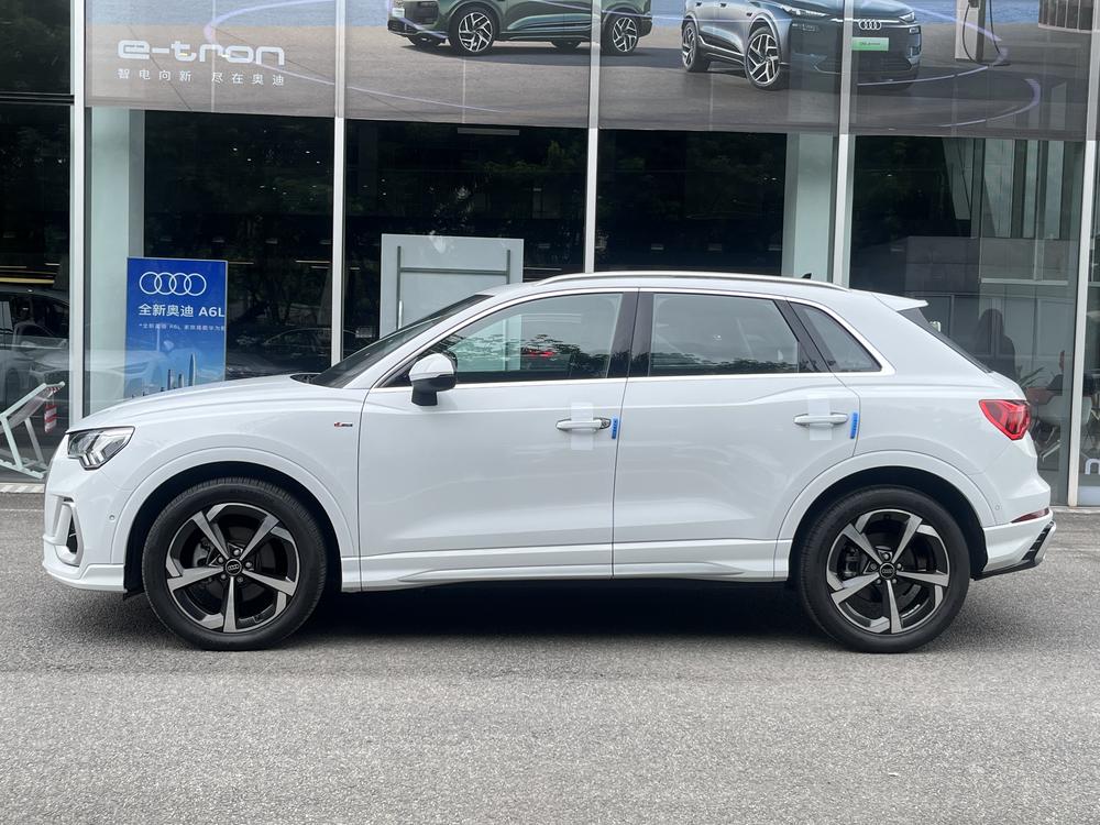 Audi Q3 2024 car image #4