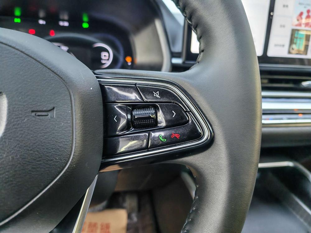 GEELY Emgrand 2023 car image #7