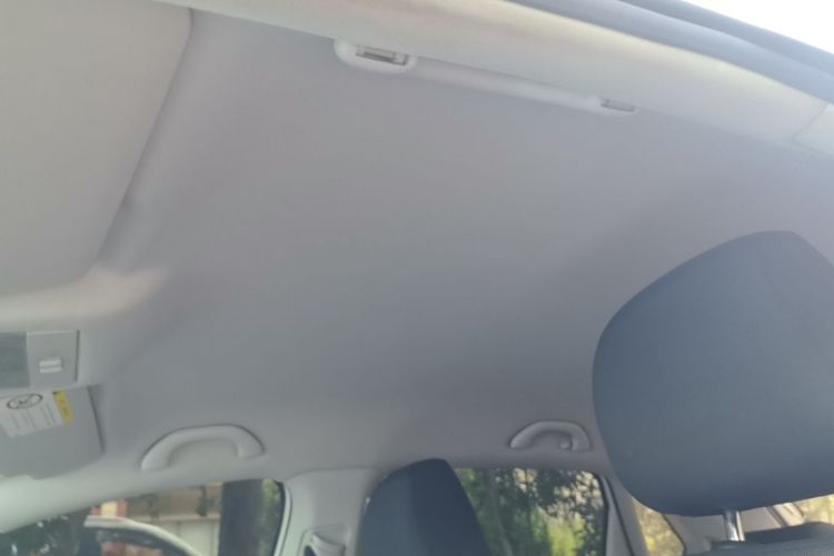 Volkswagen Polo 2016 car image #18