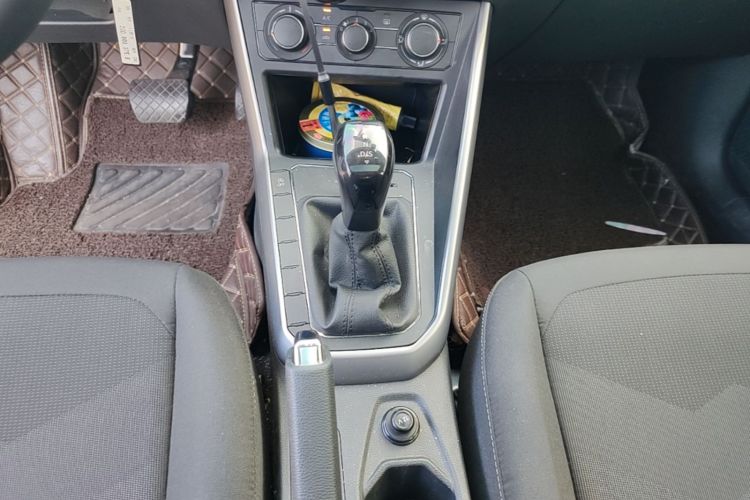 Volkswagen Polo 2019 car image #18