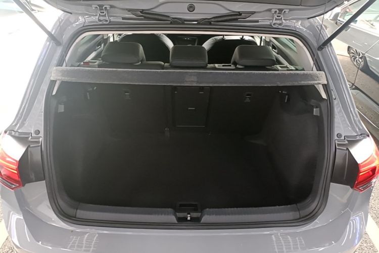Volkswagen Golf 2025 #19 Volkswagen Golf 2025 car image #19