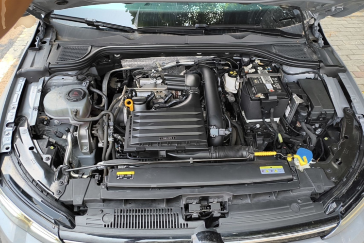 Volkswagen Golf 2023 car image #20