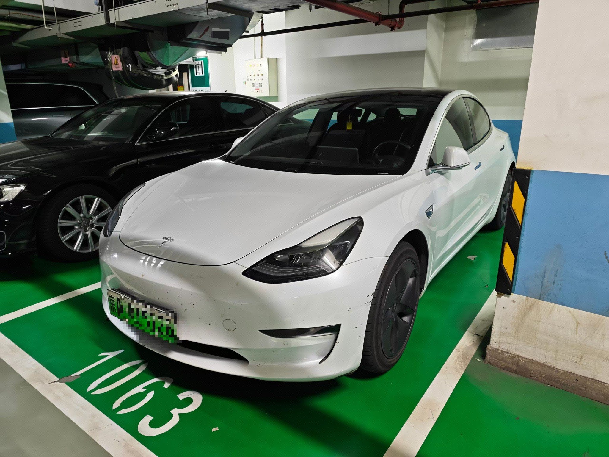 Tesla Model 3 2020 car image 