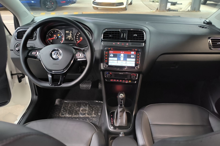 Volkswagen Polo 2016 #11 Volkswagen Polo 2016 car image #11