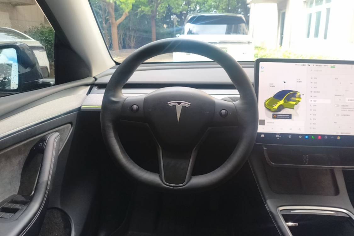 Tesla Model Y 2024 imagen de coche #11