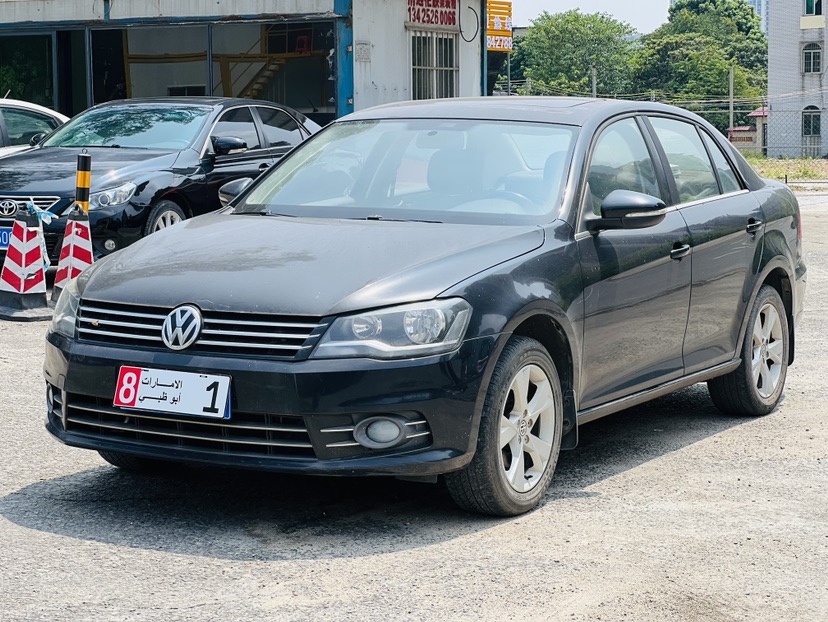 Volkswagen Bora 2013 car image 