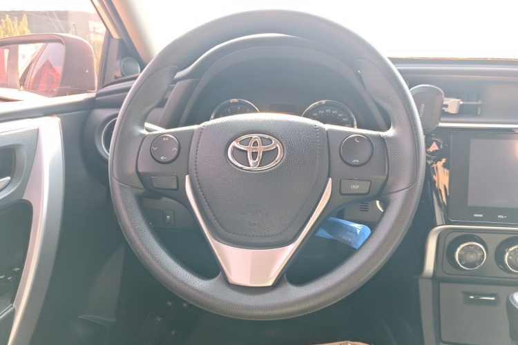 Toyota Corolla 2018 #11 Toyota Corolla 2018 car image #11