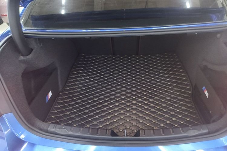 BMW 3 Series 2018 #19 BMW 3 Series 2018 car image #19