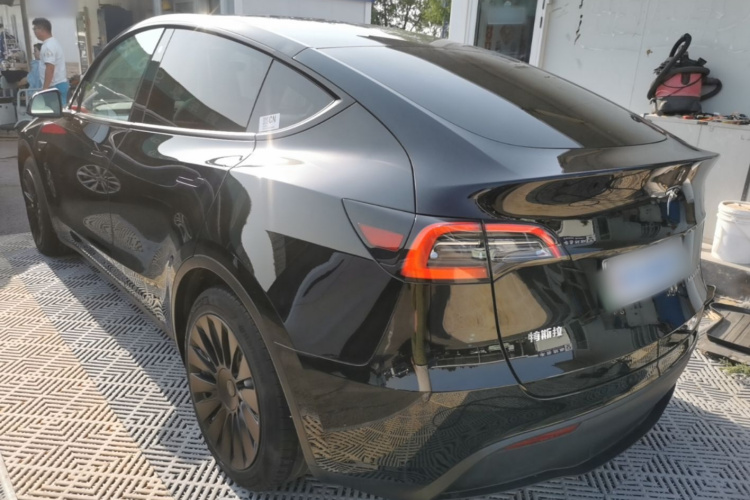 Tesla Model Y 2022 #5 Tesla Model Y 2022 car image #5