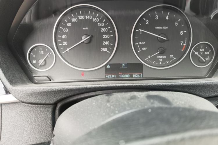 BMW 3 Series 2017 car image #14