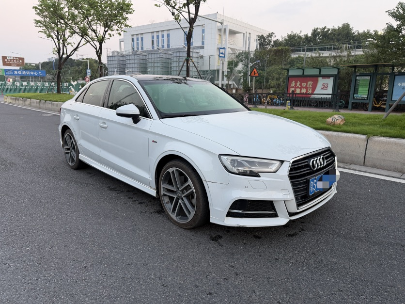 Audi A3 2019 immagine di auto #3