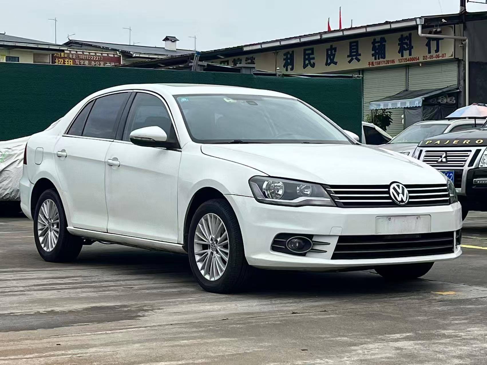 Volkswagen Bora 2013 car image #3
