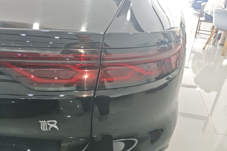 BYD Han 2024 immagine di auto #8