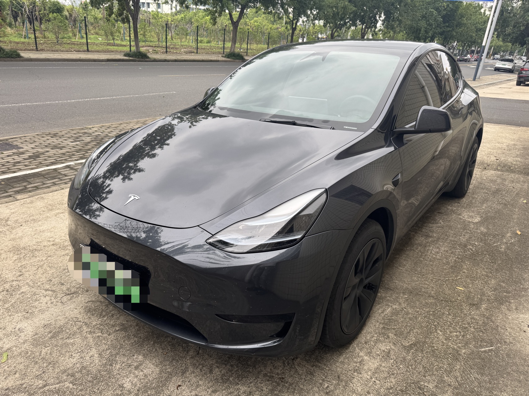 Tesla Model Y 2024 car image 