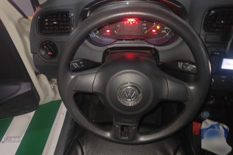 Volkswagen Polo 2012 car image #12