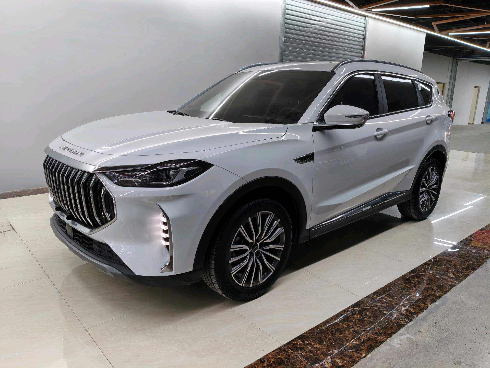 Jetour X70 PLUS 2025 car image 