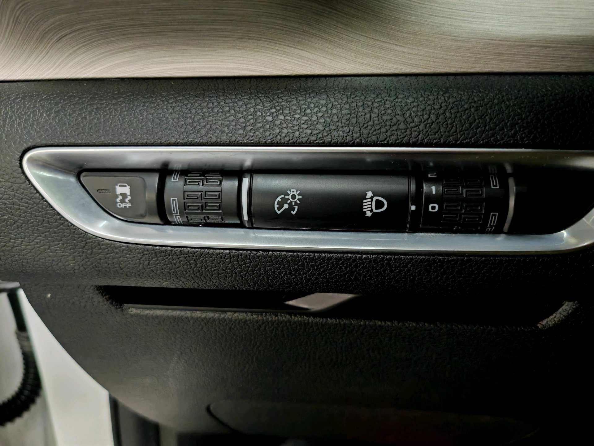GEELY Coolray 2022 #14 GEELY Coolray 2022 car image #14