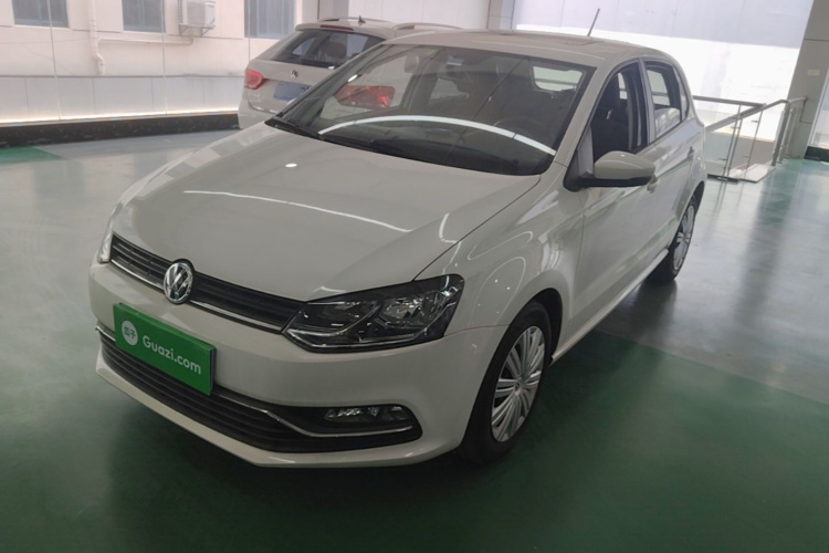 Volkswagen Polo 2019 car image #2
