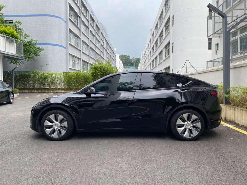 Tesla Model Y 2022 #4 Tesla Model Y 2022 car image #4