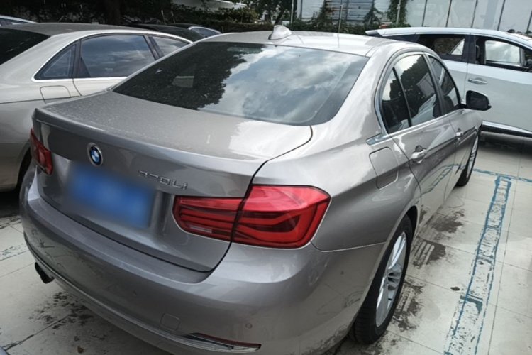 BMW 3 Series 2017 #7 BMW 3 Series 2017 car image #7