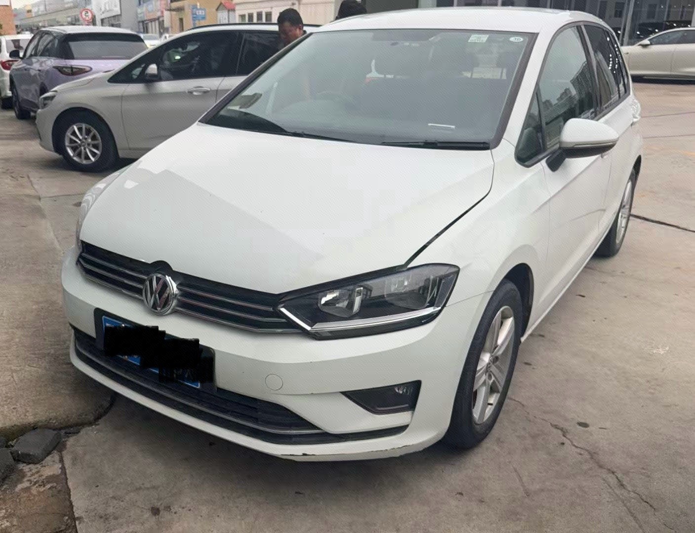 Volkswagen Golf Sportsvan 2018 Volkswagen Golf Sportsvan 2018 car image