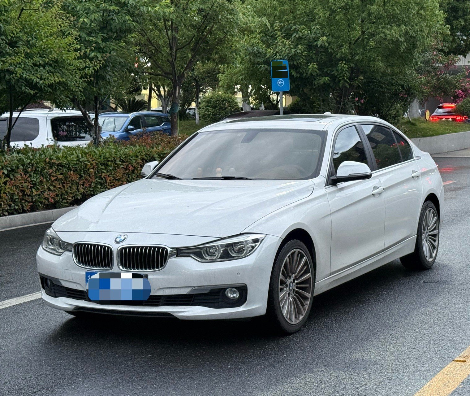 BMW 3 Series 2018 car image 