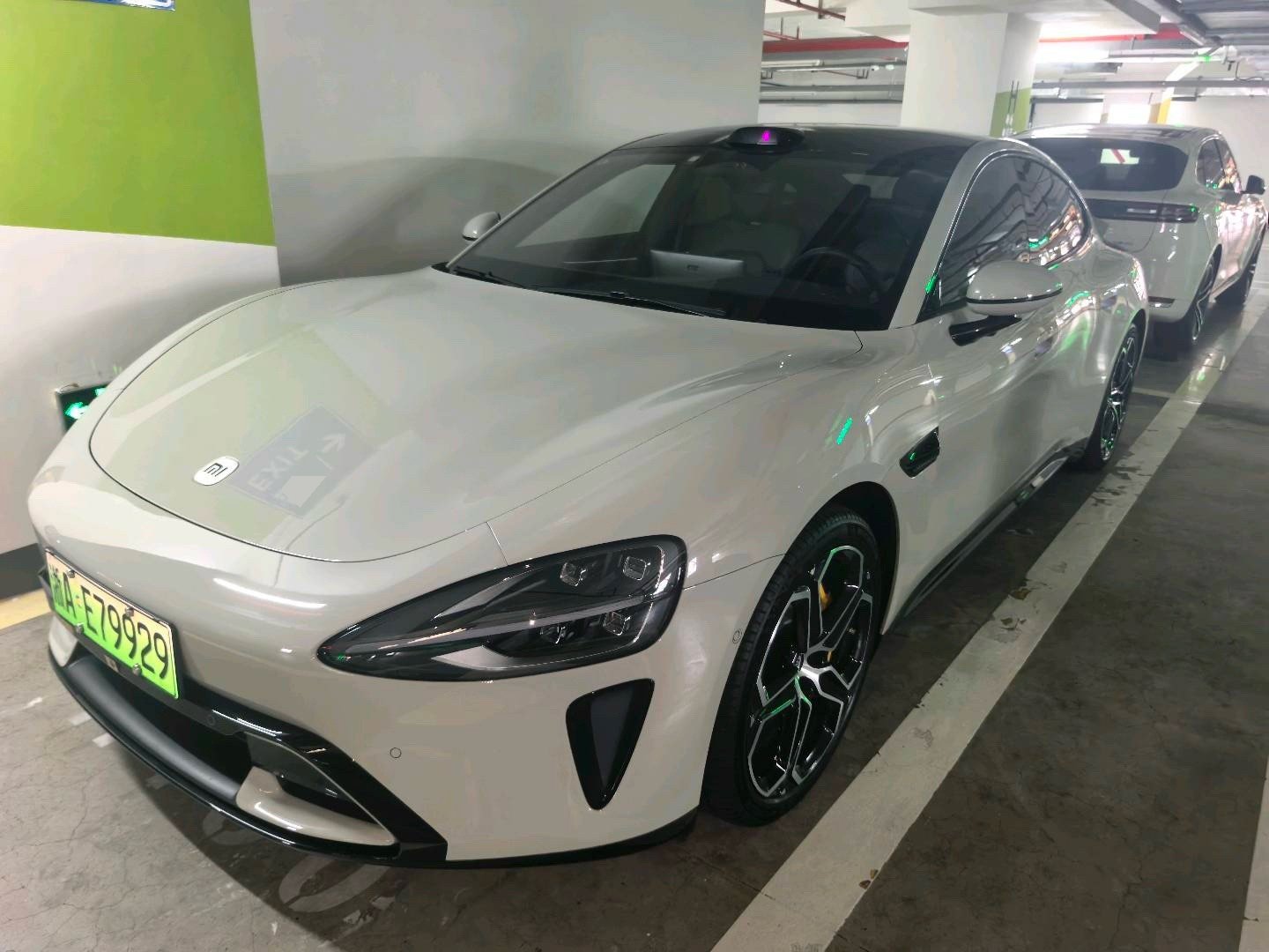 MI SU7 2025 MI SU7 2025 car image